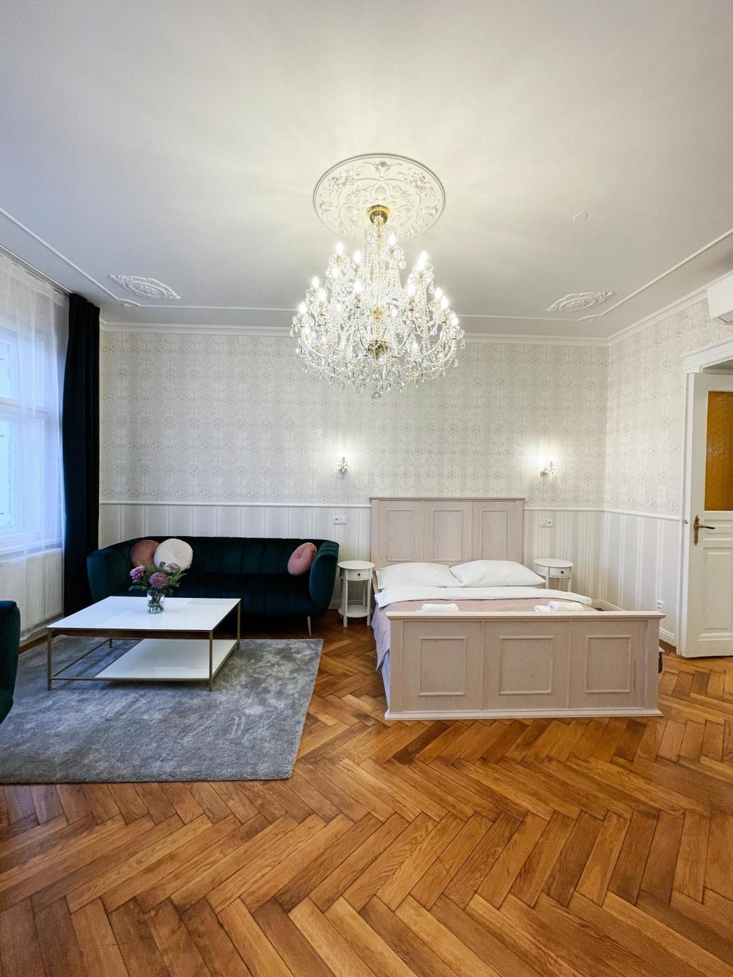 Stupartska - Premium Old Town Residence Praga Esterno foto